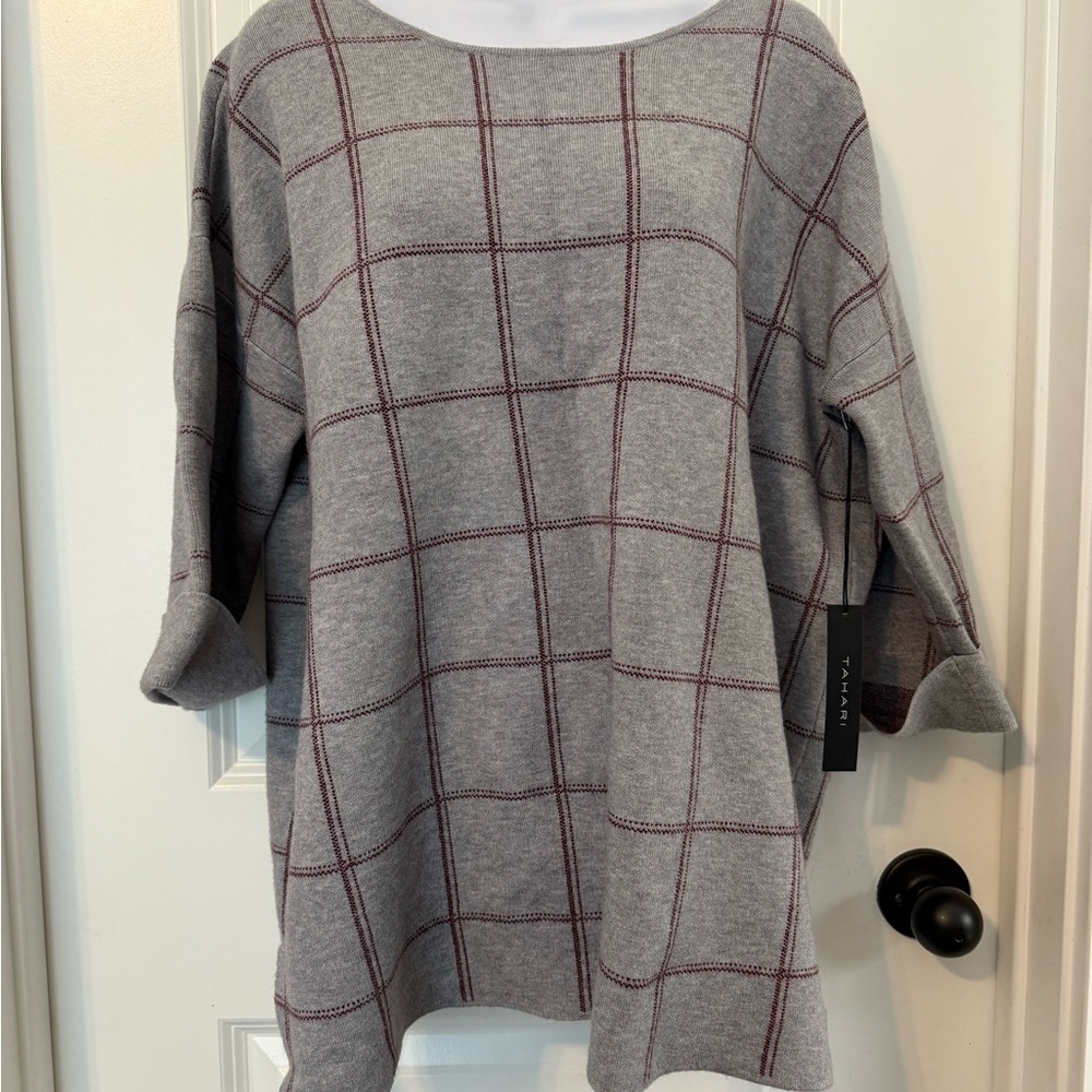 Tahari Gray Crew Neck Sweater with Windowpane Pattern